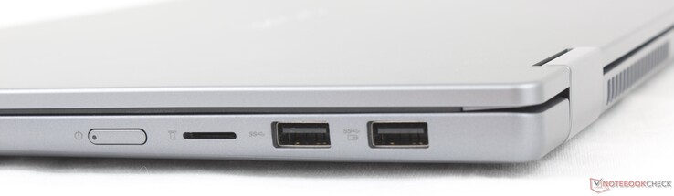 A destra: Pulsante di accensione, lettore MicroSD, 2x USB-A 3.2 Gen 1 (5 Gbps)