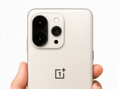 Rendering non ufficiale di OnePlus 15 che mostra la nuova configurazione della fotocamera. (Fonte: OnePlus Club su X)
