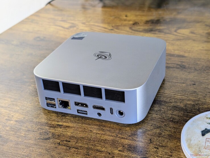 Le porte USB non sono uguali e non ci sono etichette per distinguerle
