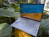 Recensione dell'Asus ZenBook 14 OLED UX3405CA: un subnotebook Intel che recupera terreno