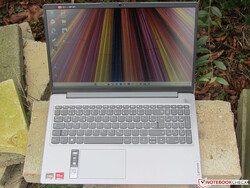Il Lenovo IdeaPad 3 15ABA7 (82RN007LGE), fornito da: