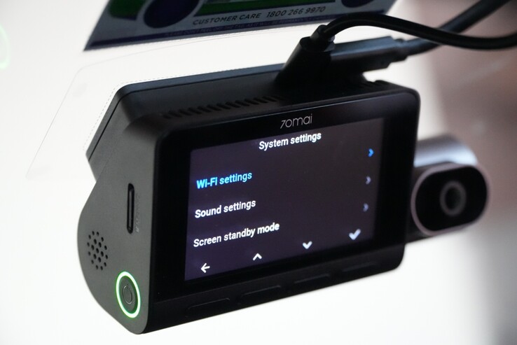 La dash cam 70mai 4K T800 ha un pulsante di accensione/spegnimento manuale (Fonte: Abhinav Fating/Notebookcheck)