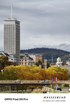 Oppo Find X9 Pro con teleconverter zoom 10x