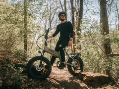 L&#039;e-bike PVY Z20 PLUS è dotata di un sistema di sospensione triplo. (Fonte: PVY ebike)