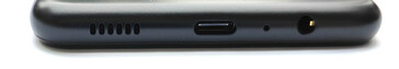Parte inferiore: Altoparlante, porta USB tipo-C, microfono, jack audio da 3,5 mm