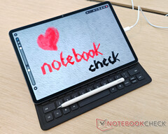Il MatePad 11.5 &quot;S supporta lo stilo M-Pencil 3 di Huawei e un accessorio tastiera opzionale. (Fonte: Notebookcheck)