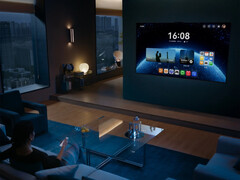 Il Mate TV Pro con HarmonyOS e controllato dal telecomando convenzionale di Huawei. (Fonte: Huawei)