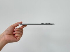 Infinix Hot 60 Pro+ sembra avere una configurazione a tre fotocamere sul retro. (Fonte immagine: UniverseIce su X)