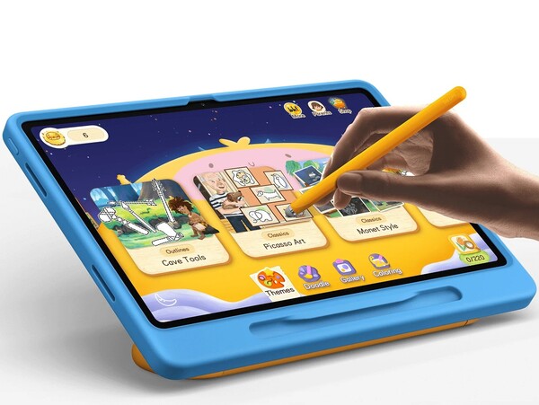 Il Redmi Pad 2 Play Bundle viene fornito con una custodia protettiva in silicone e uno stilo senza batteria. (Fonte immagine: Xiaomi)