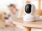 La telecamera di sicurezza per interni Reolink E1 Pro su un tavolo. (Fonte: Reolink)