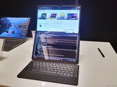 Il ThinkPad X1 Fold 2022 è cresciuto in dimensioni (immagine: Notebookcheck)