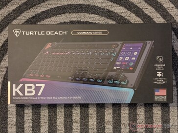 Confezione di vendita al dettaglio della tastiera KB7 della serie Command di Turtle Beach.
