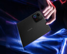 Il Win Tablet è dotato di un display da 8,4 pollici. Nella foto: un'immagine promozionale che mette in risalto il design compatto del dispositivo.