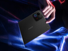 Il Win Tablet è dotato di un display da 8,4 pollici. Nella foto: un'immagine promozionale che mette in risalto il design compatto del dispositivo.