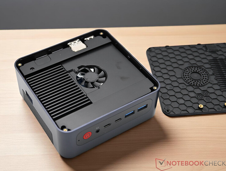 Bosgame M4 Neo senza copertura della base