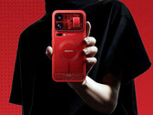 Xiaomi 18 Pro Max in edizione limitata nella versione rossa trasparente