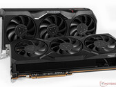 Le RX 7900 XTX e 7900 XT sono state lanciate con un prezzo di listino rispettivamente di 999 e 899 dollari.