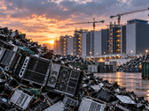 L’espansione dei data center dedicati all’intelligenza artificiale potrebbe portare a un accumulo sempre maggiore di server dismessi e altri rifiuti elettronici.