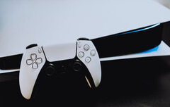 Si dice che la PlayStation 5 Pro arriverà sul mercato nel quarto trimestre del 2024 con due varianti di modello. (Fonte immagine: Triyansh Gill - Unsplash)