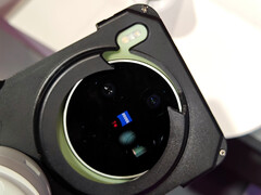 Uno sguardo al retro di Vivo X300 Max.