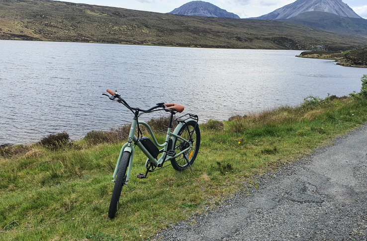 Giro di prova con la e-bike Touroll B2 durante il nostro test