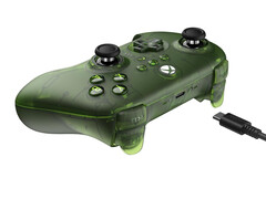 Il controller 8BitDo Ultimate 3-mode per Xbox in Jade si collega tramite USB-C, Bluetooth e wireless a 2,4 GHz. (Fonte: 8BitDo)