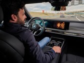 BMW consentirà ai conducenti di guardare video sullo schermo dell'infotainment mentre utilizzano le funzioni di guida autonoma di livello 3. (Fonte: BMW)