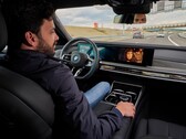 BMW consentirà ai conducenti di guardare video sullo schermo dell'infotainment mentre utilizzano le funzioni di guida autonoma di livello 3. (Fonte: BMW)
