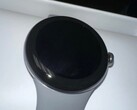 Il Pixel Watch ha una lunetta molto più spessa di quanto suggeriscano i rendering di marketing. (Fonte: u/Suckmyn00dle)