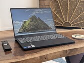 Recensione del Lenovo IdeaPad Slim 3 15IWC11: debutto prestazionale del processore Intel Wildcat Lake Core 7 350