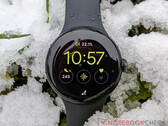 Il Pixel Watch potrebbe essere più resistente ai graffi del suo successore. (Fonte: Notebookcheck)
