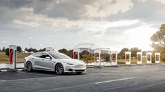 Tesla ora mostrerà i tempi di attesa delle stazioni Supercharger (immagine: Tesla)