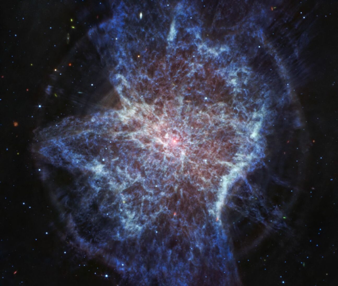 Immagine nell'infrarosso medio della nebulosa planetaria NGC 6072 (Fonte immagine: NASA, ESA, CSA e STScI)