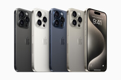 L'iPhone 15 e l'iPhone 15 Pro Max sono ora ufficiali (immagine via Apple)