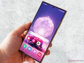Galaxy S24 Ultra batte l'iPhone 15 Pro Max e persino il Pixel 8 Pro nei nuovi test sul display. (Fonte: Notebookcheck)