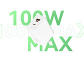 Il nuovo caricabatterie veloce da 100W di Huawei ha tre porte, ma è possibile utilizzarne solo due contemporaneamente (Fonte: JD.com)