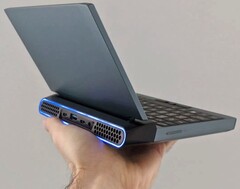 One-Notebook One-GX1 è un mini portatile (Source: Liliputing)