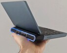 One-Notebook One-GX1 è un mini portatile (Source: Liliputing)