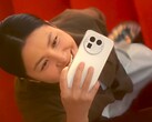 La Realme GT 8 Pro presenta lunghezze focali di 28 mm e 40 mm simili alle classiche fotocamere Ricoh GR e offre un obiettivo antiriflesso. (Fonte immagine: Realme, modificato)