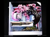 Il PC personalizzato Cherry Bloom è dotato di petali in lega di titanio termosensibile.