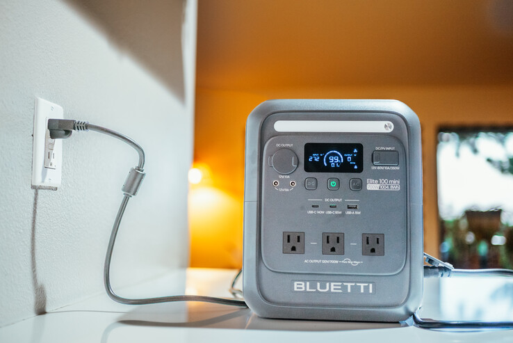 L’Elite 100 mini è dotato di una luce a LED integrata e di un display intelligente