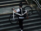 Roadlite:ON CF: e-bike leggera con trasmissione a cinghia
