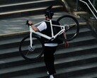 Roadlite:ON CF: e-bike leggera con trasmissione a cinghia