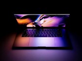 Si prevede che il MacBook Pro sarà presto dotato di un display OLED in tandem. (Fonte: Daniel Korpai)