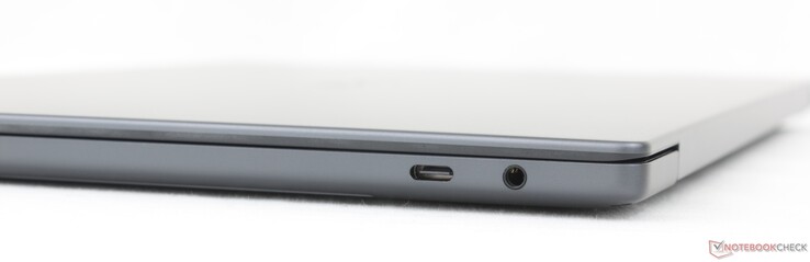 A destra: USB-C Thunderbolt 4 con DisplayPort 2.1 + Power Delivery, audio combo da 3,5 mm