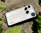 Il Nothing Phone (3), certificato IP68, ha un telaio in alluminio ed è protetto da Gorilla Glass 7i (display) e Gorilla Glass Victus (retro). (Fonte: Notebookcheck)