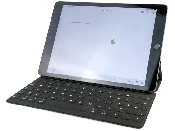 iPad 10.2 ora con smart keyboard