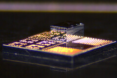 Il nuovo processo di fabbricazione di chip 3D integra i transistor GaN nei wafer di silicio (fonte: ricercatori del MIT)