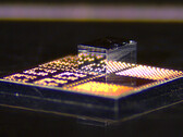 Il nuovo processo di fabbricazione di chip 3D integra i transistor GaN nei wafer di silicio (fonte: ricercatori del MIT)