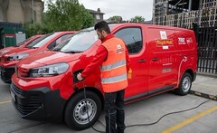 Un furgone elettrico della Royal Mail, uno dei 7.000 veicoli elettrici della flotta dell'azienda nel Regno Unito (Fonte: Royal Mail)